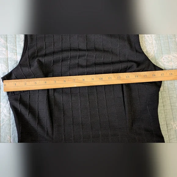Enfocus Studio Elegant Black Textured Sleeveless Dress. Size 8. - Picture 5 of 9